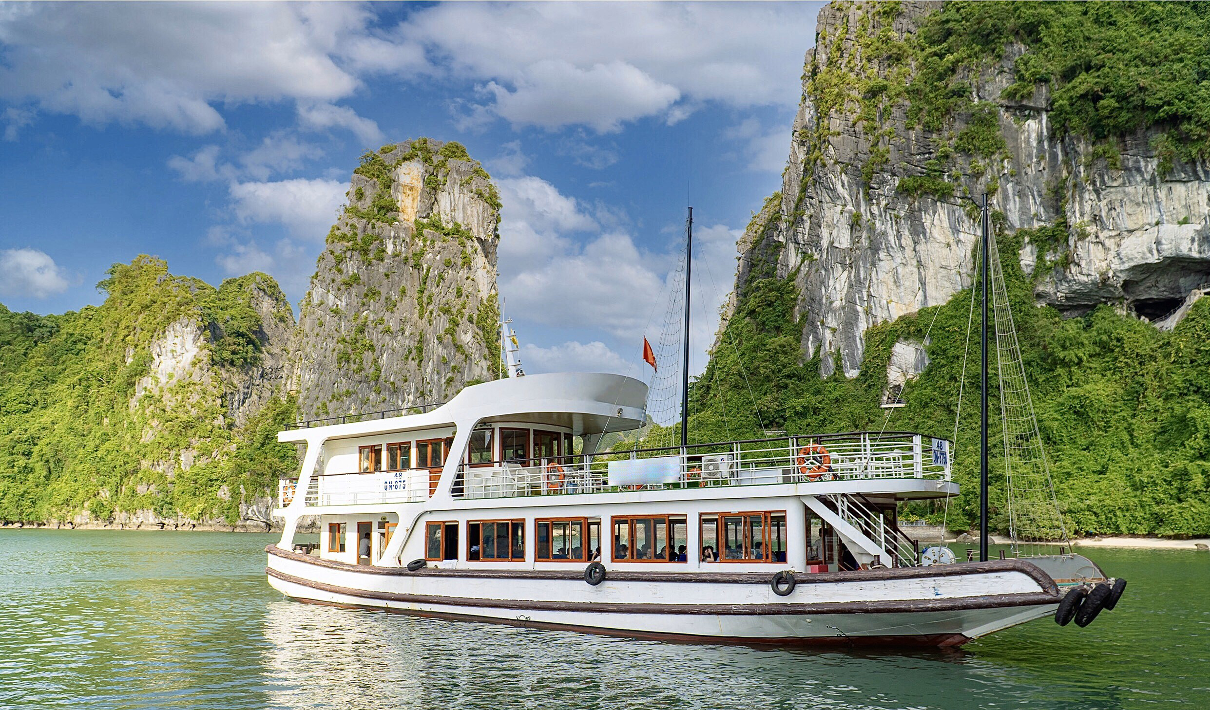 VNNDL101 | 1 DAY |HA NOI – HA LONG BAY 6 HOURS-CRUISE